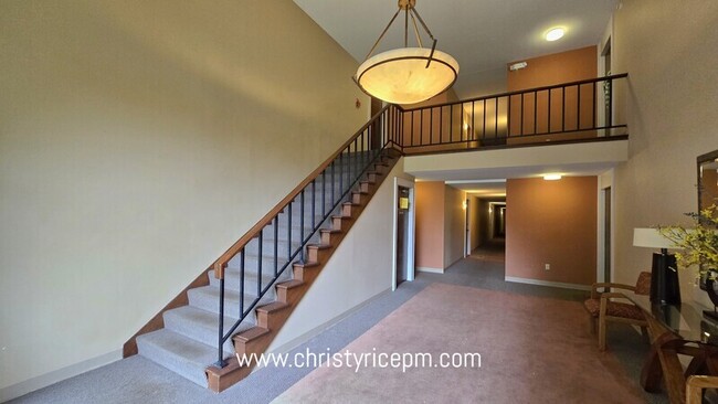 Building Photo - 11010 NE 68th St