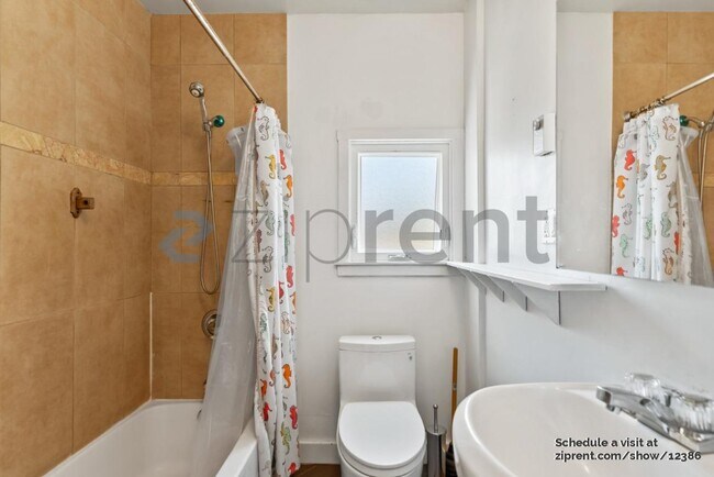 Building Photo - Unit