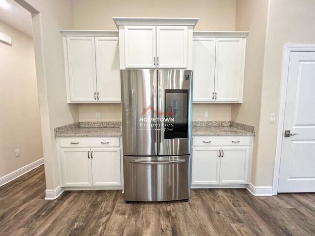 Building Photo - Charming Custom-Built Home with Bonus Room...