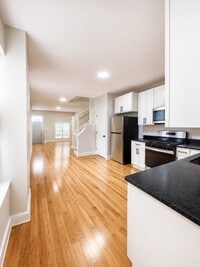 Building Photo - 2501 E Fayette St
