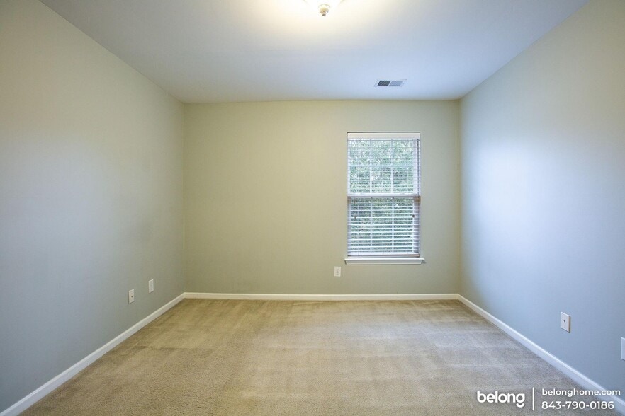 Building Photo - 113 Roadster Row