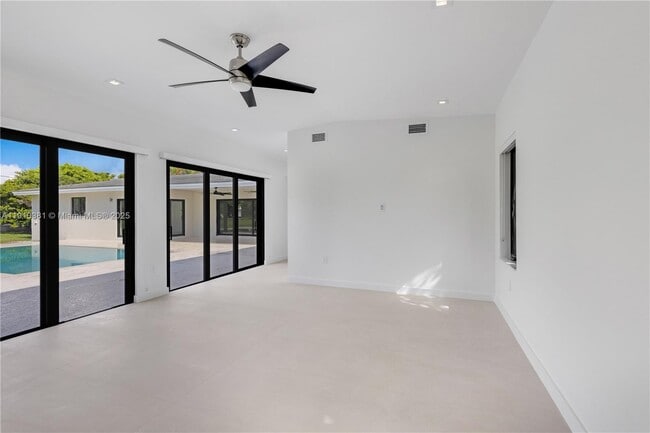 Building Photo - 8000 SW 139th Ter