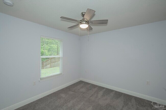 Building Photo - 3304 Bonfire Dr