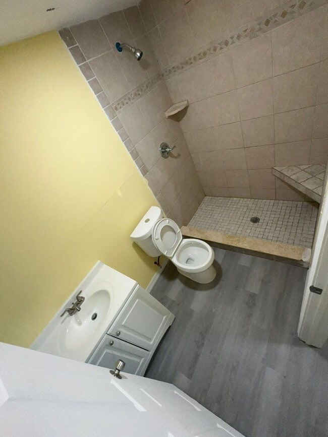 Building Photo - 128 Eucalyptus Ct