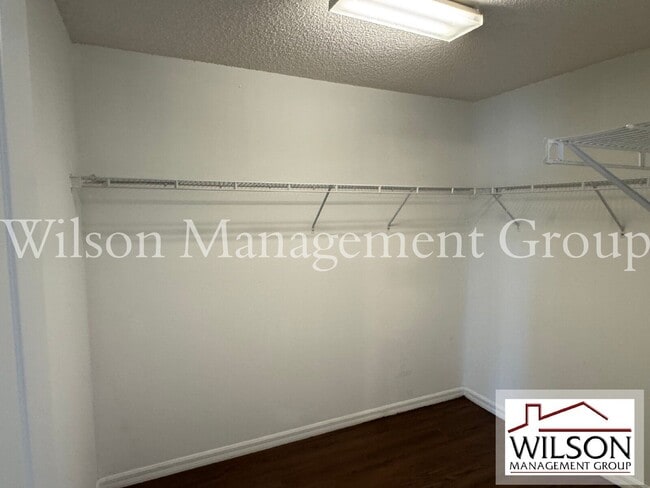 Building Photo - 4944 Waterside Pointe Cir