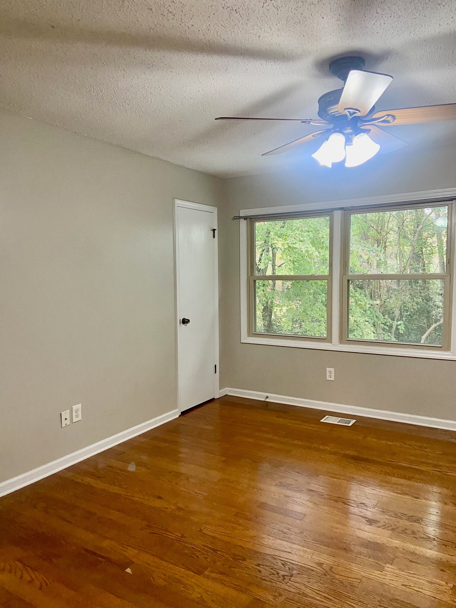 Building Photo - 205 Old Rocky Ridge Ln