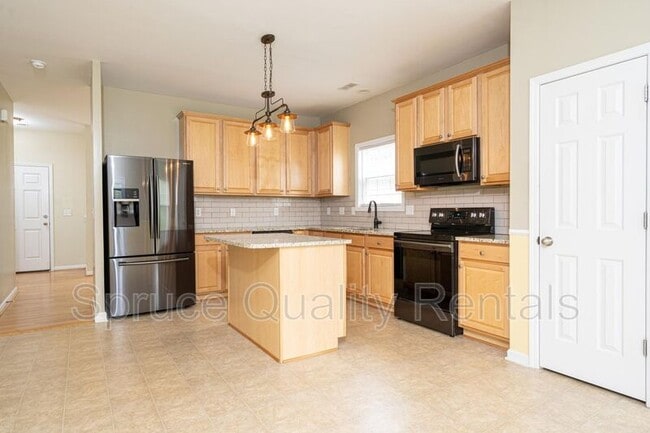 Building Photo - 6201 Black Willow Dr