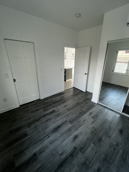 Building Photo - 1511 W 28th St