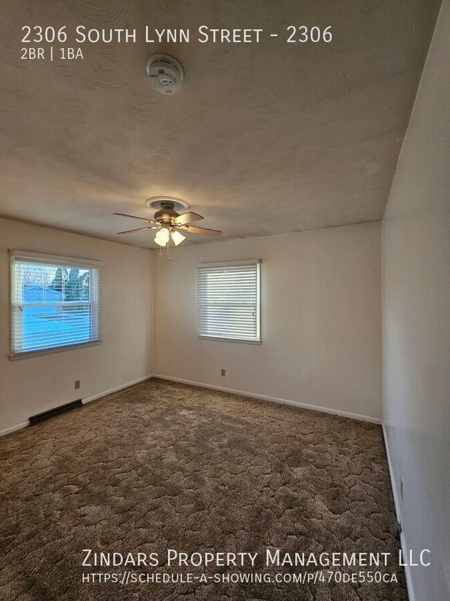 Building Photo - 2 Bed 1 Bath Duplex with Attached Garage i...