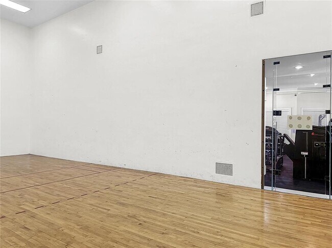 Building Photo - 13025 Mulberry Park Dr