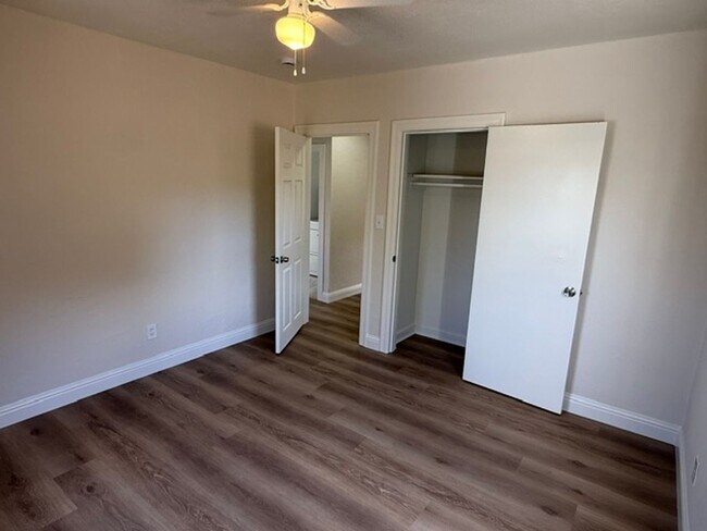 Building Photo - 143 Ladera Dr