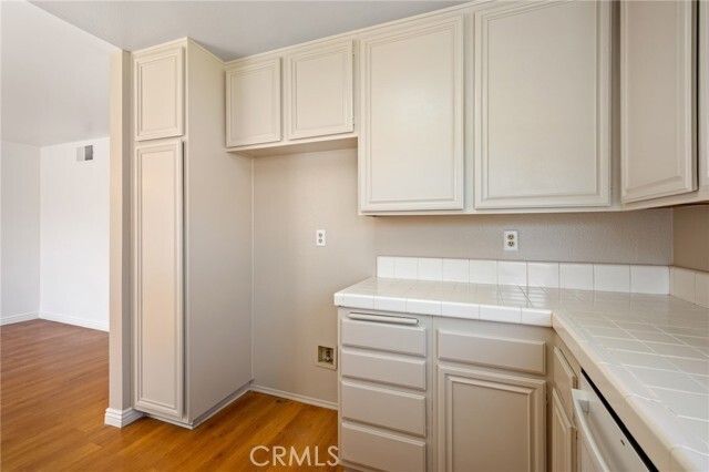 Building Photo - 2800 Plaza del Amo