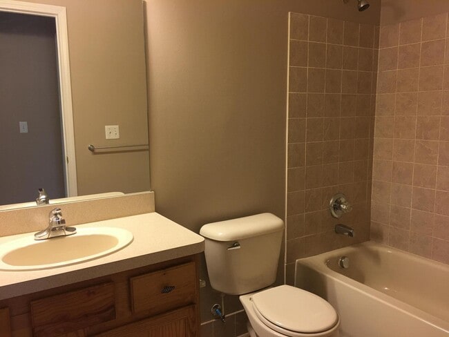 Building Photo - 20209 Chesapeake Cir