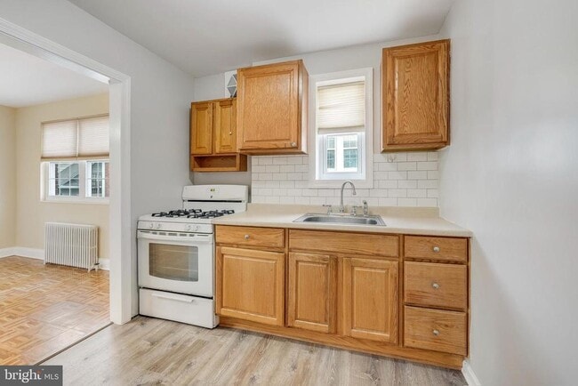 Building Photo - 2726 Washington Blvd