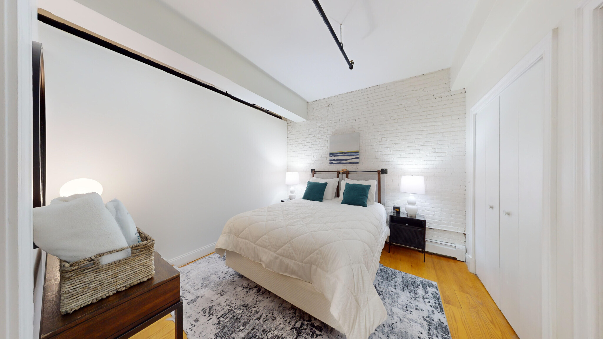 Apt 1D - 13 Stanhope St