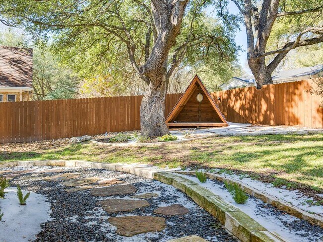 Building Photo - 12600 River Bend