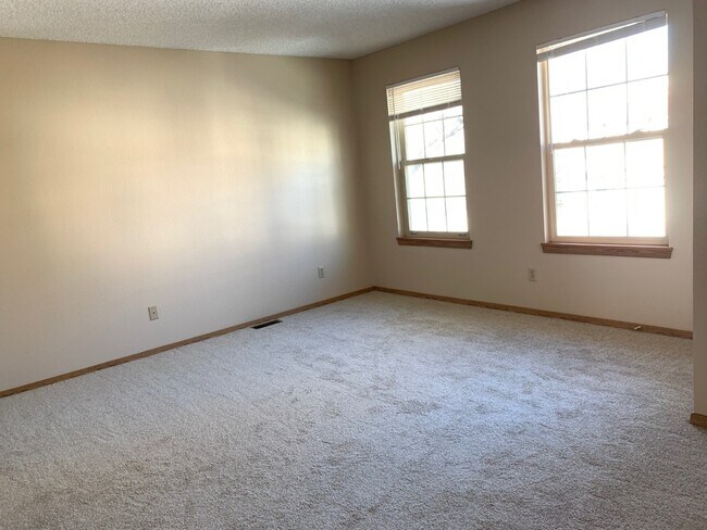 Building Photo - Beautiful Townhome in Colorado Spings