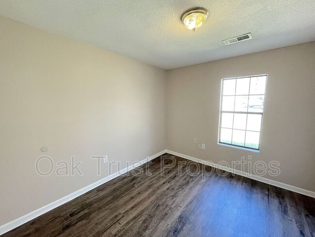 Building Photo - 103 Cambell Ct