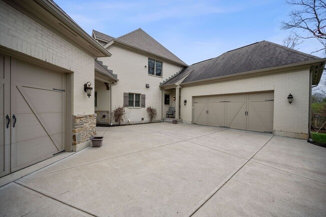 Building Photo - Anderson Township- Immaculate 4 bedroom on...