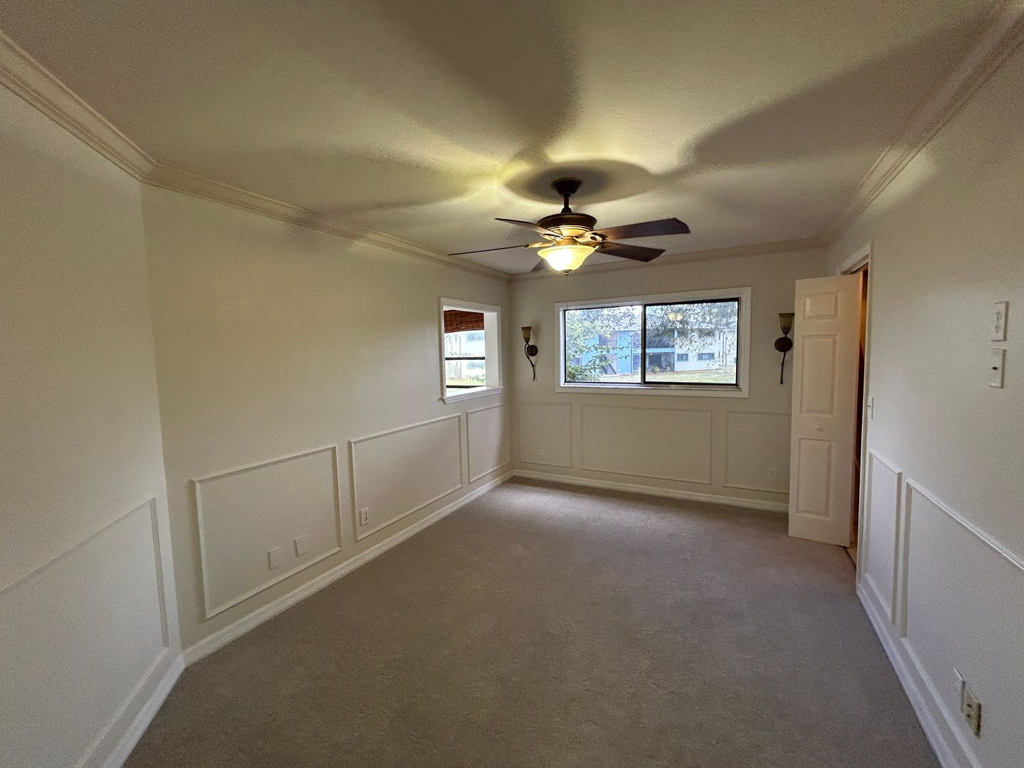 Building Photo - 2/2 Ground Floor Condo off Island Park Rd