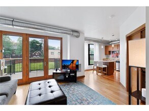 Building Photo - 15 E Franklin Ave