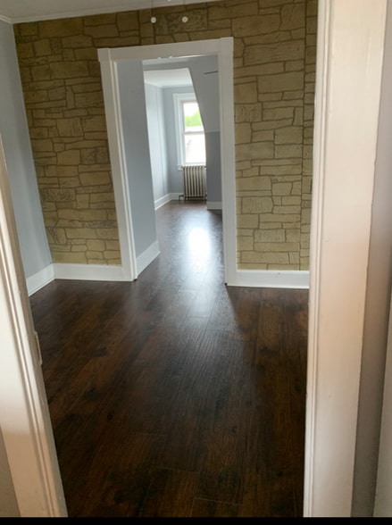 Building Photo - 203 S 15th St