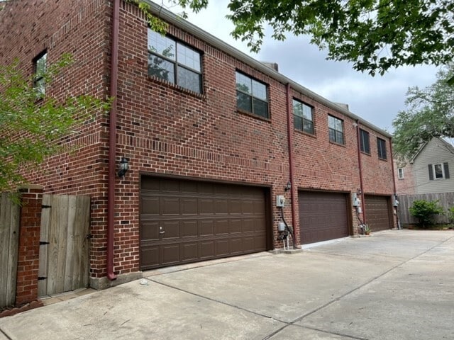 Building Photo - 2602 W Holcombe Blvd