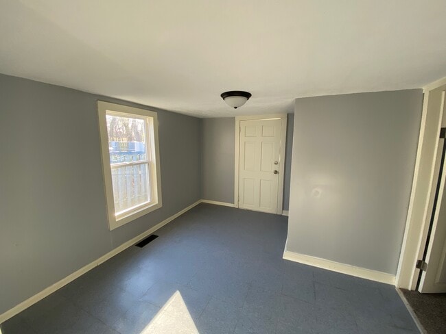 Building Photo - 1134 S Haden St