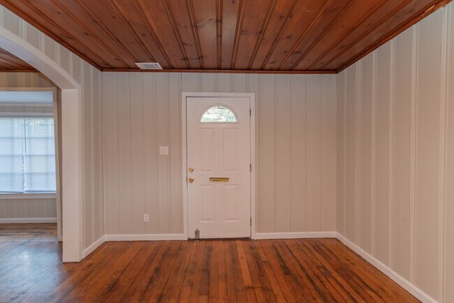 Building Photo - $1,200 - 3 bed/2 bath house for rent in Midtown Augusta, with fenced back yard