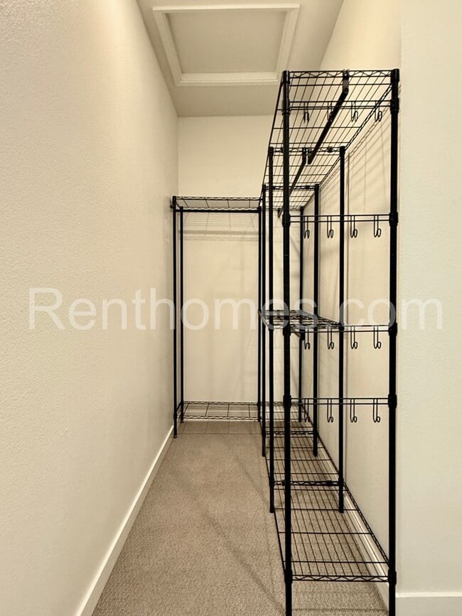 Building Photo - Otay Mesa, 5841 Seacliff Pl #95, LVP Flooring, Quartz Counters, 8 Solar Panels, AC, 2 Car Garage.