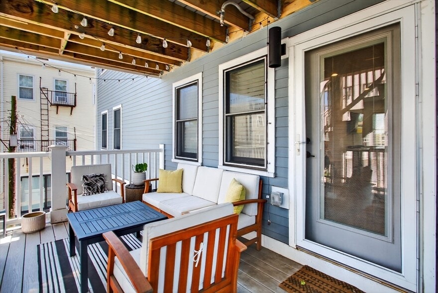 Building Photo - 7 Bell Ct