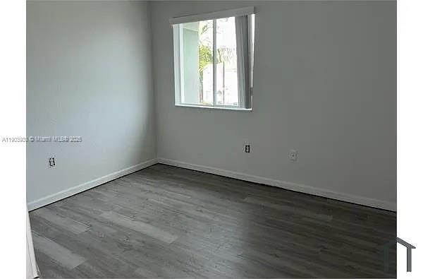 Building Photo - 2704 SE 15th Pl