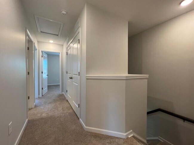 Building Photo - 512 Laurel Walk Ln
