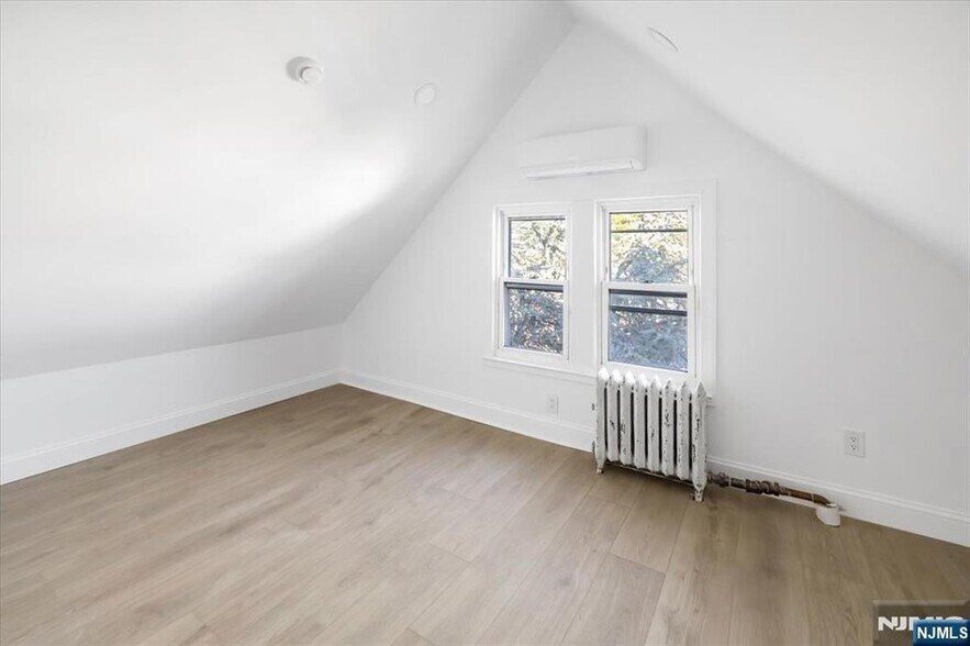 Building Photo - 46 Garden Pl