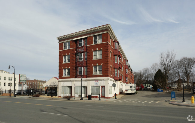 Building Photo - 592 North St
