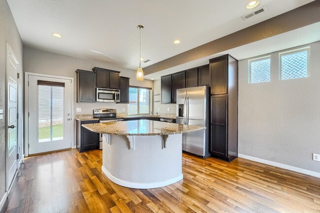 Building Photo - 3 Bedroom single family home in Denver