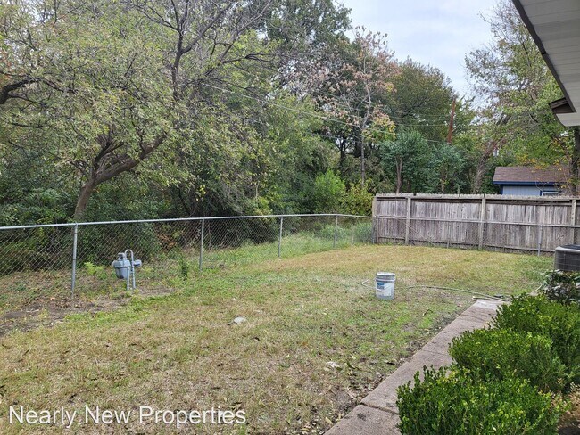 Building Photo - 3 br, 2 bath House - 1213 Carroll Dr