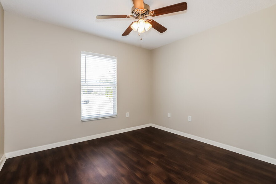 Building Photo - 12620 Lake Vista Dr