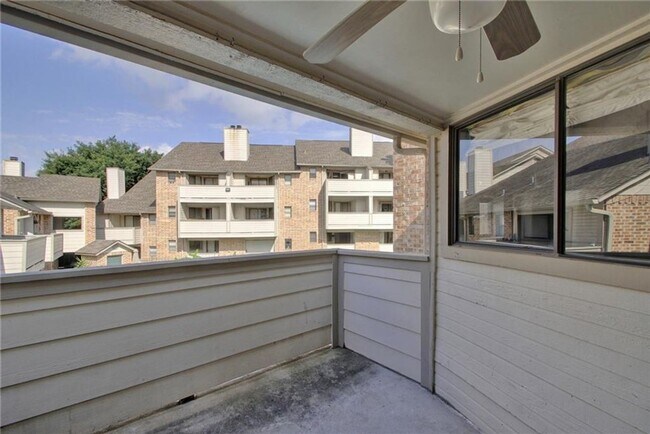 Building Photo - 2500 Burleson Rd