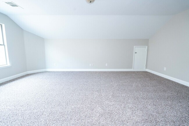 Building Photo - 3105 Whispering Pine Blvd
