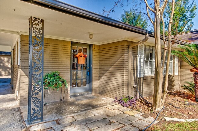 Building Photo - 918 Lehman St