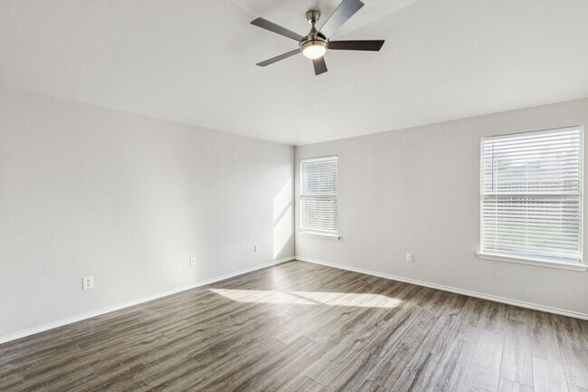 Building Photo - Valentine's Day Special - Rare 3BR Single-Family Home w/ 2-Car Garage, Fiber Internet & All Appli...