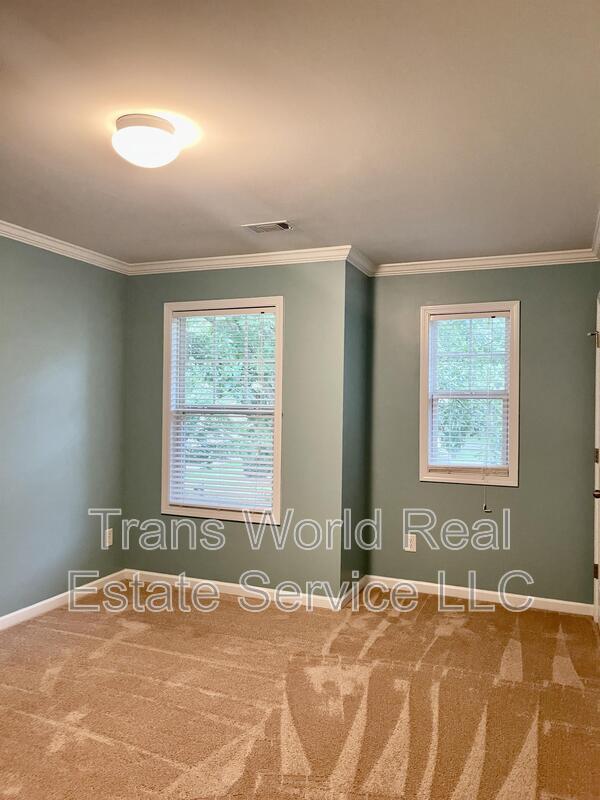 Building Photo - 2673 Winslow Ridge Dr NE