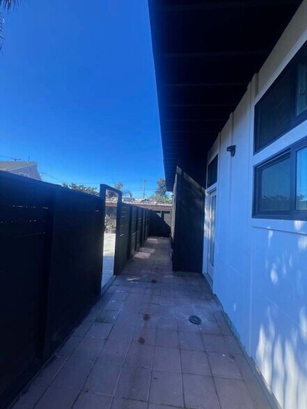 Building Photo - 720 37th St