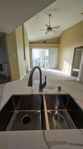 Building Photo - 11405 Affinity Ct