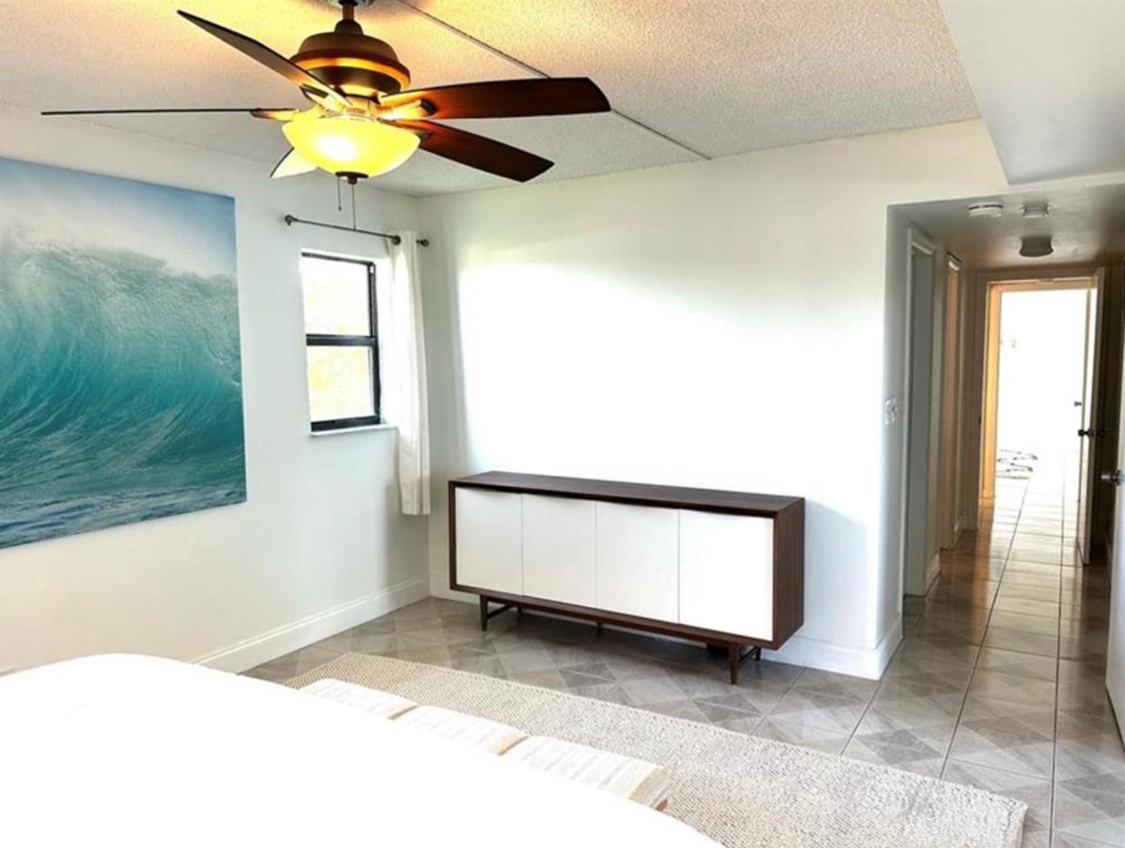 Building Photo - 1975 SE 3rd St