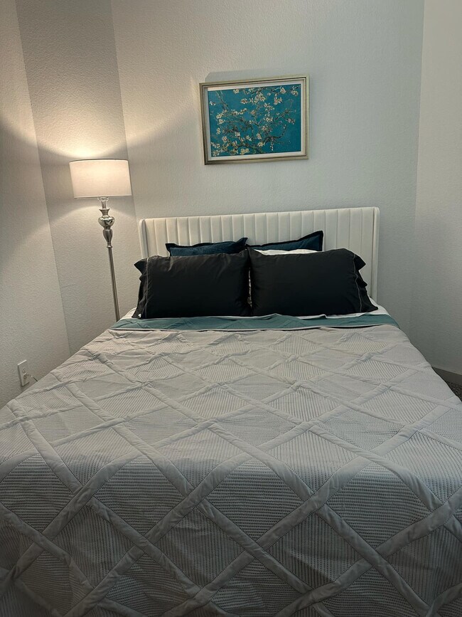 Building Photo - 12810 Heddington Grv Ln