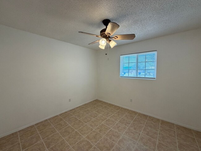 Building Photo - 3 Bedroom Single Story Home Available Near E Main Street & Hwy 314 SW in Los Lunas!