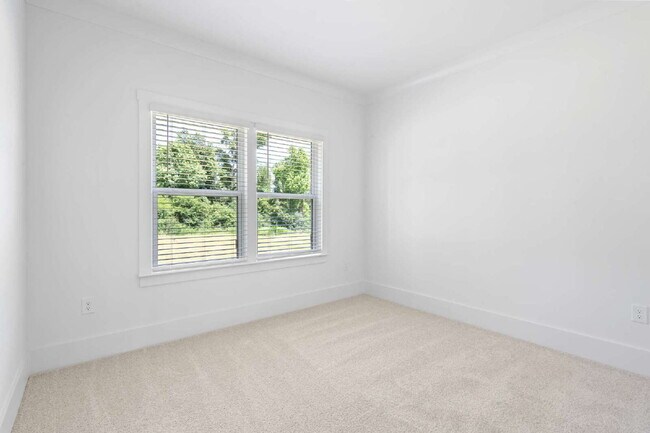Building Photo - Spacious 4-Bedroom, 3 Full Bath Home in Angier