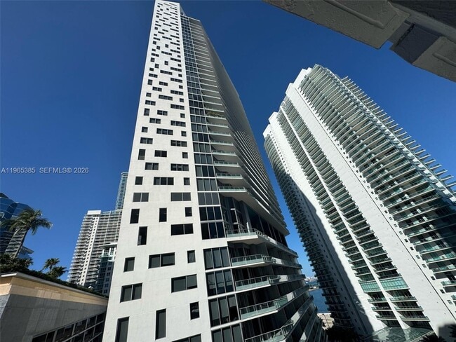 Building Photo - 170 SE 14th St